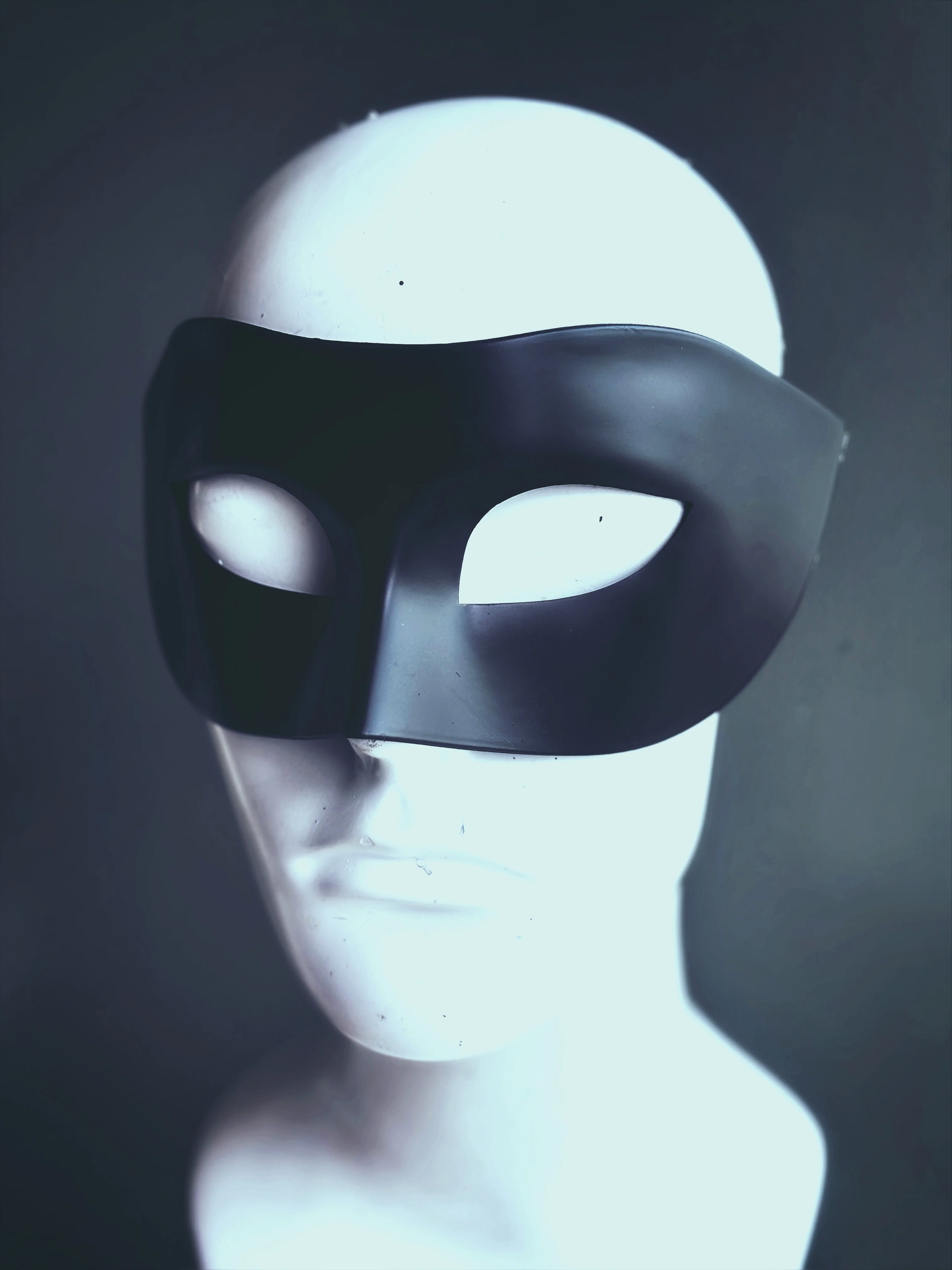 The Black Tie Mask - Image 4