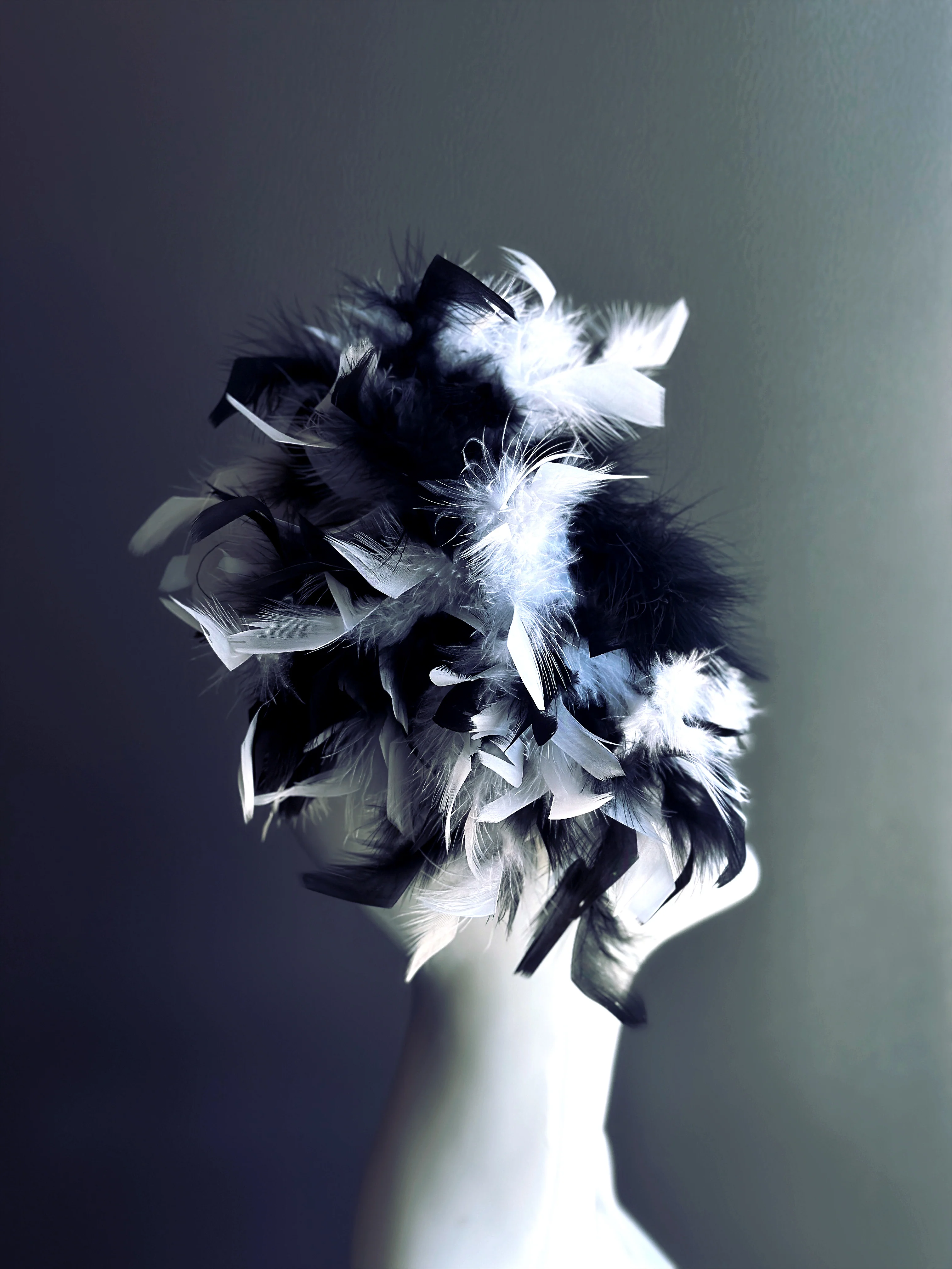 Midnight Elegance – Feather Fascinator Hat - Image 2
