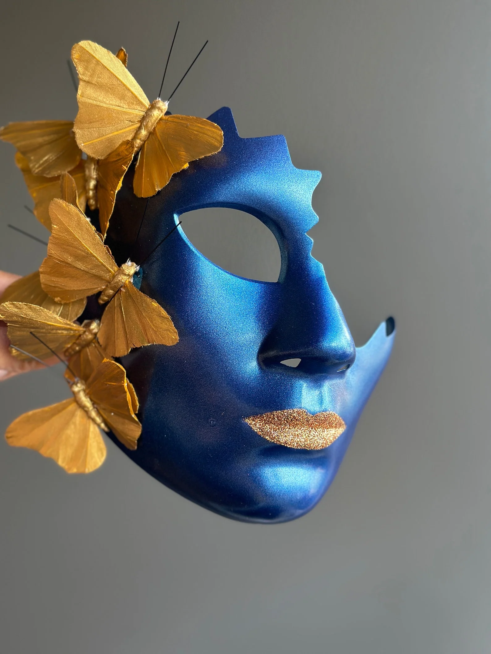 Cracked Half Face Butterfly Mask - Blue/Gold Lip - Image 2