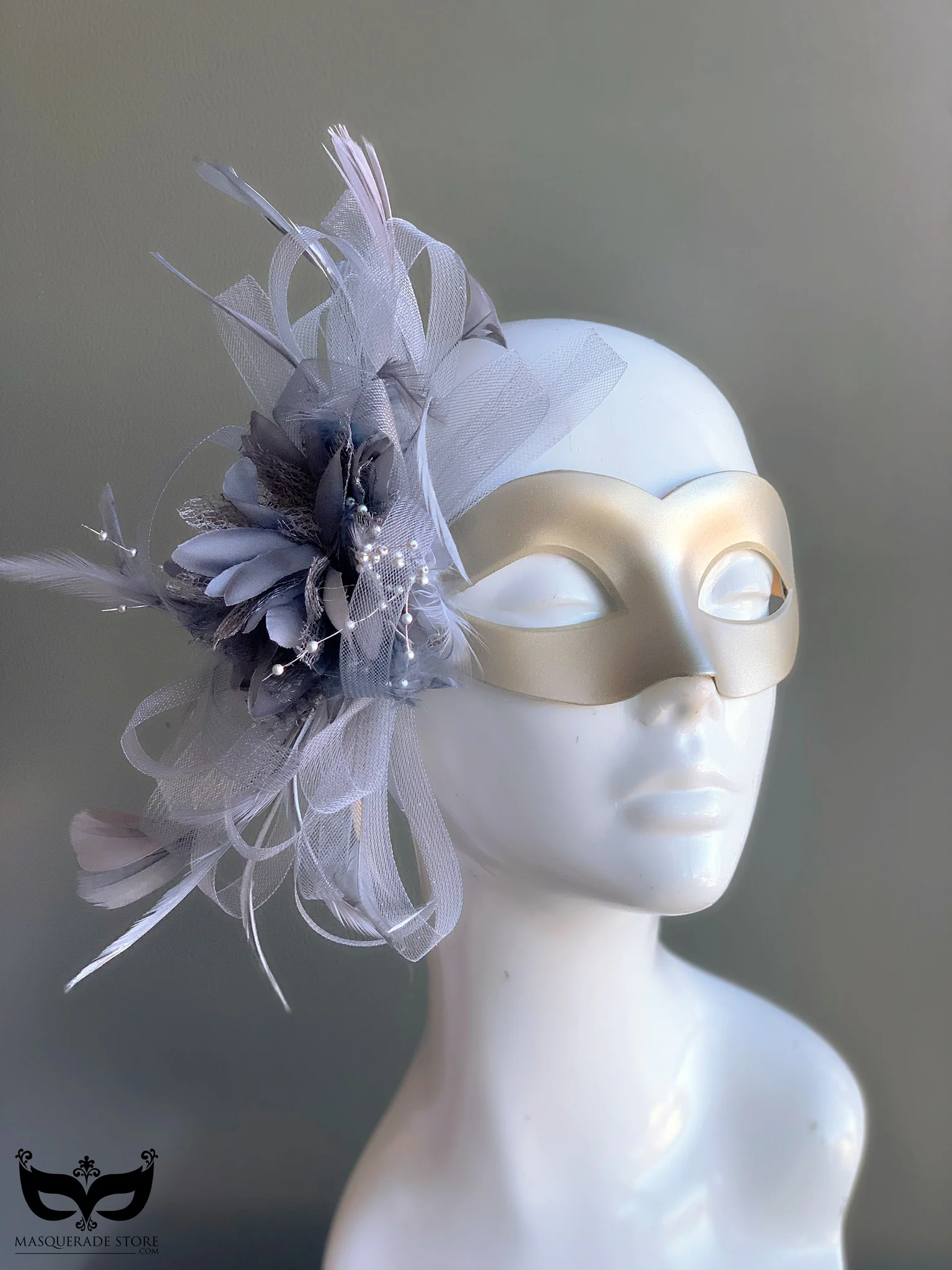 Grace Champagne Mask - Silver Feathers