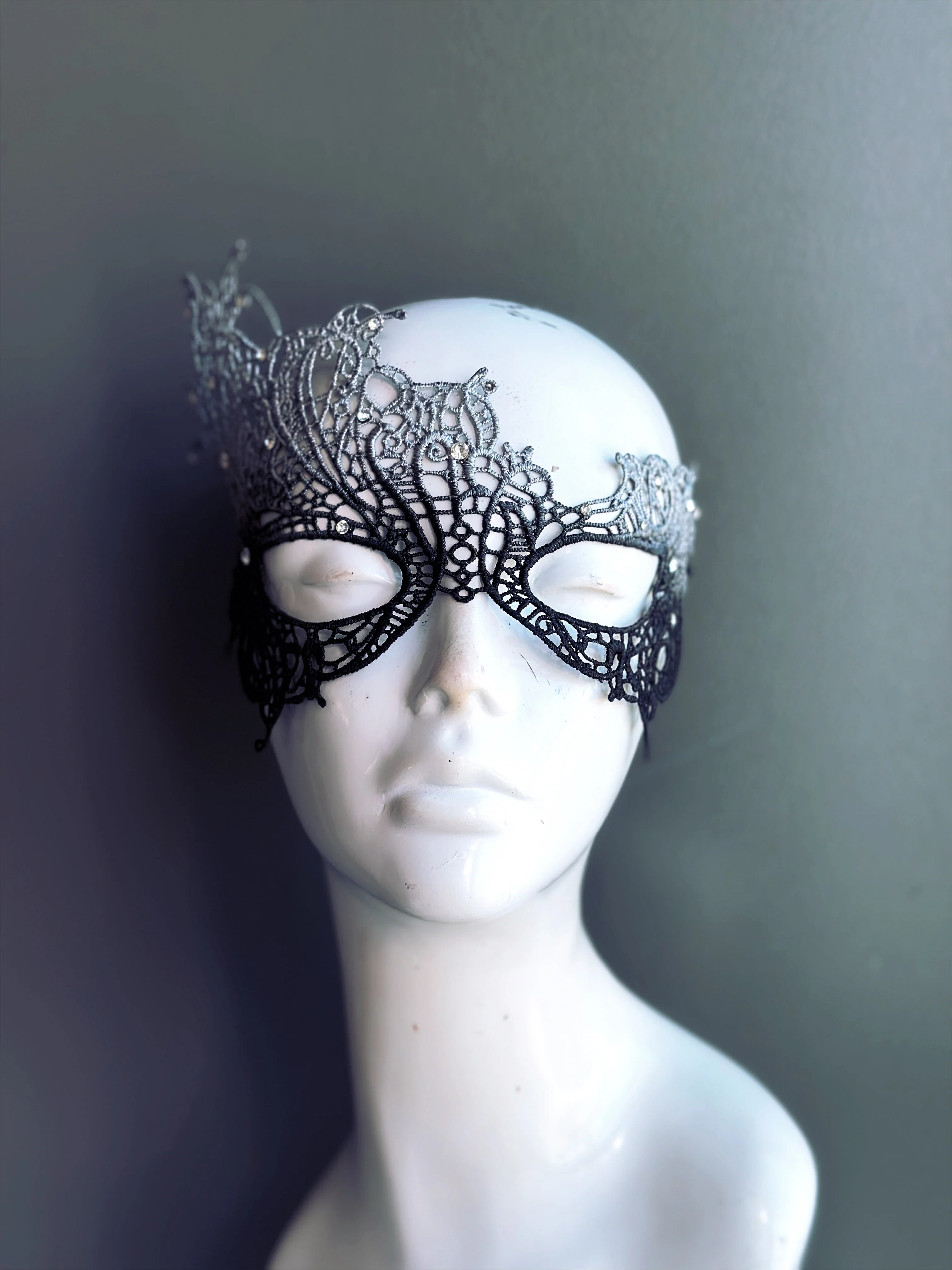 Elizabeth Lace Mask - Silver Black - Image 2