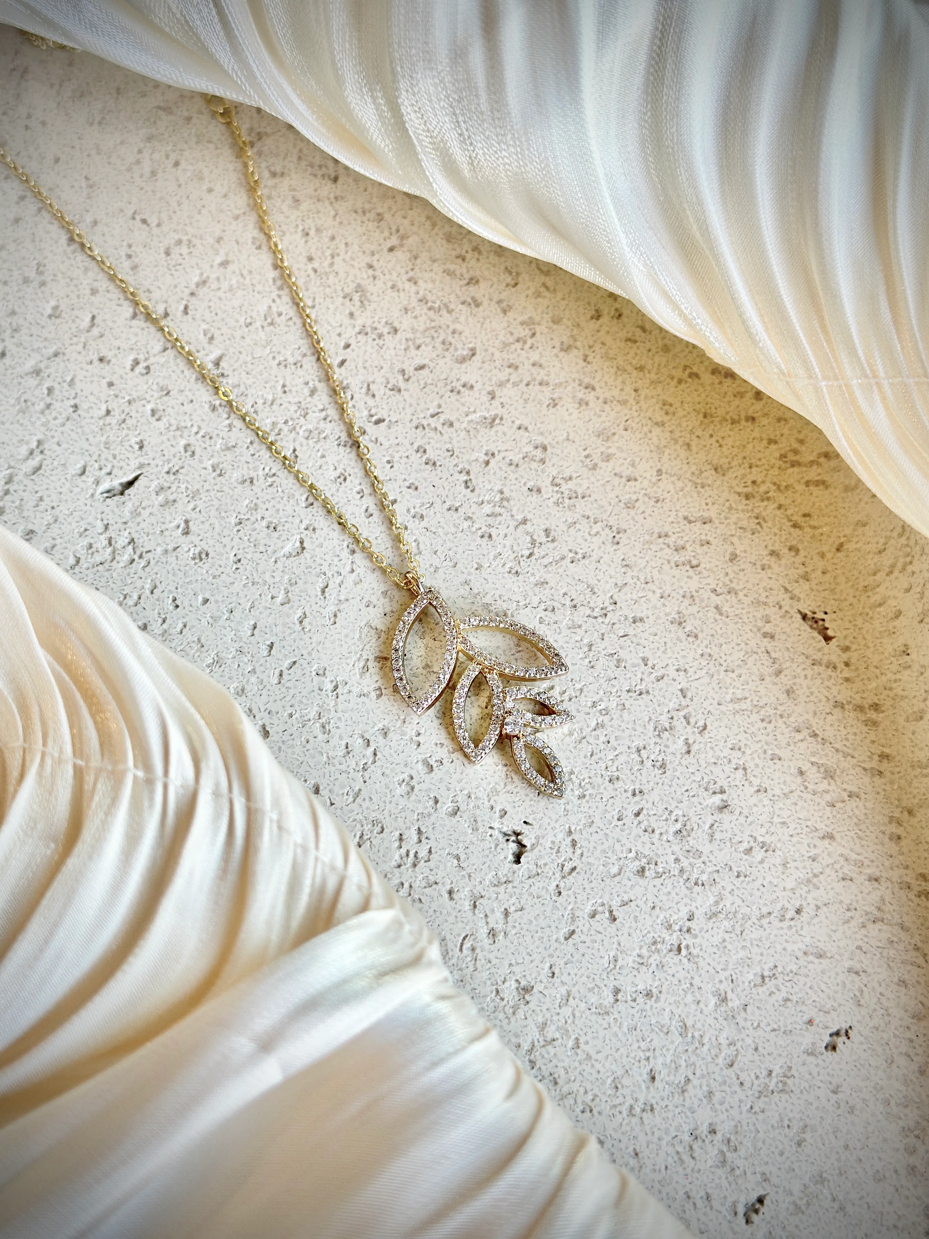 Leaf - Necklace (Gold) - Image 2