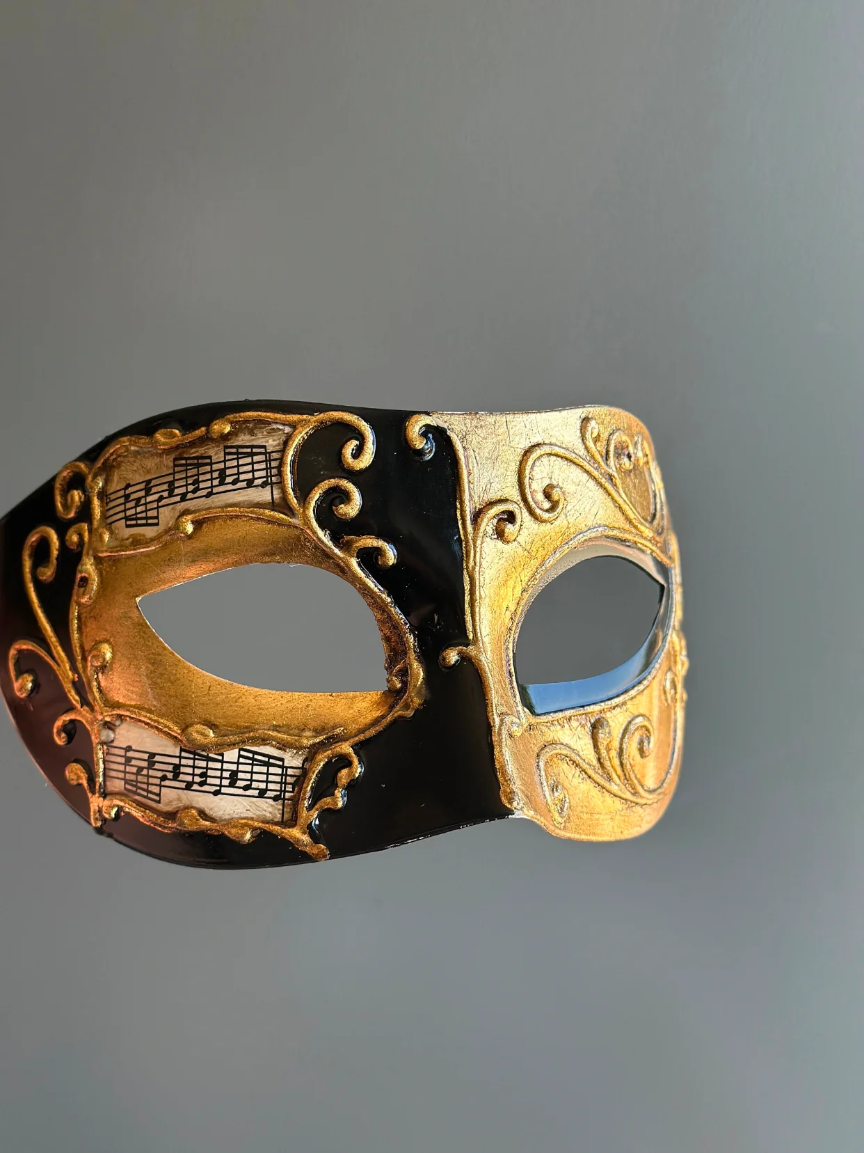 Venetian Melody - Gold/Black
