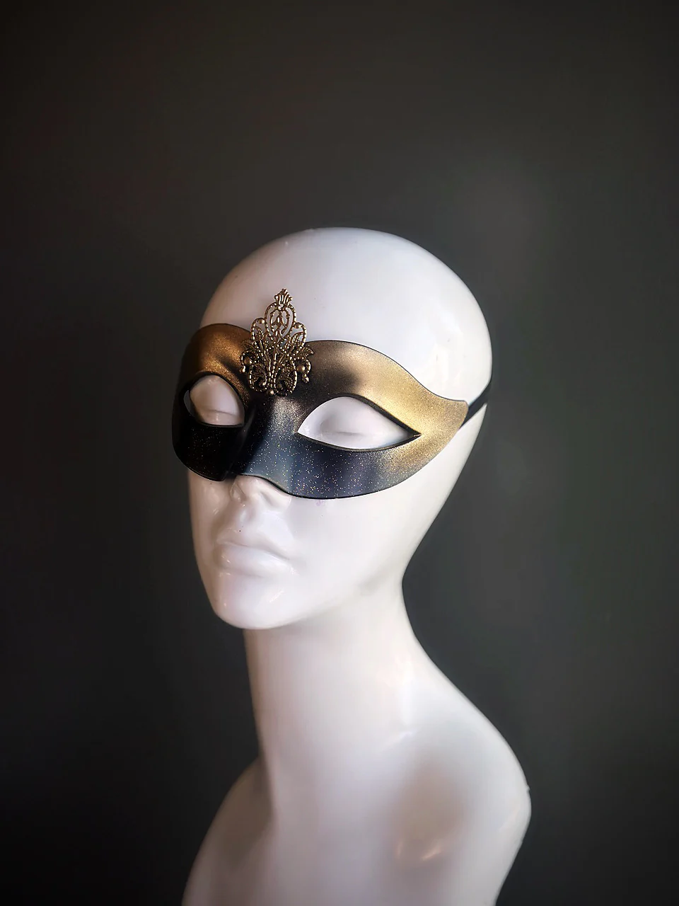 Midnight Gold Royal Couple Set - Image 2