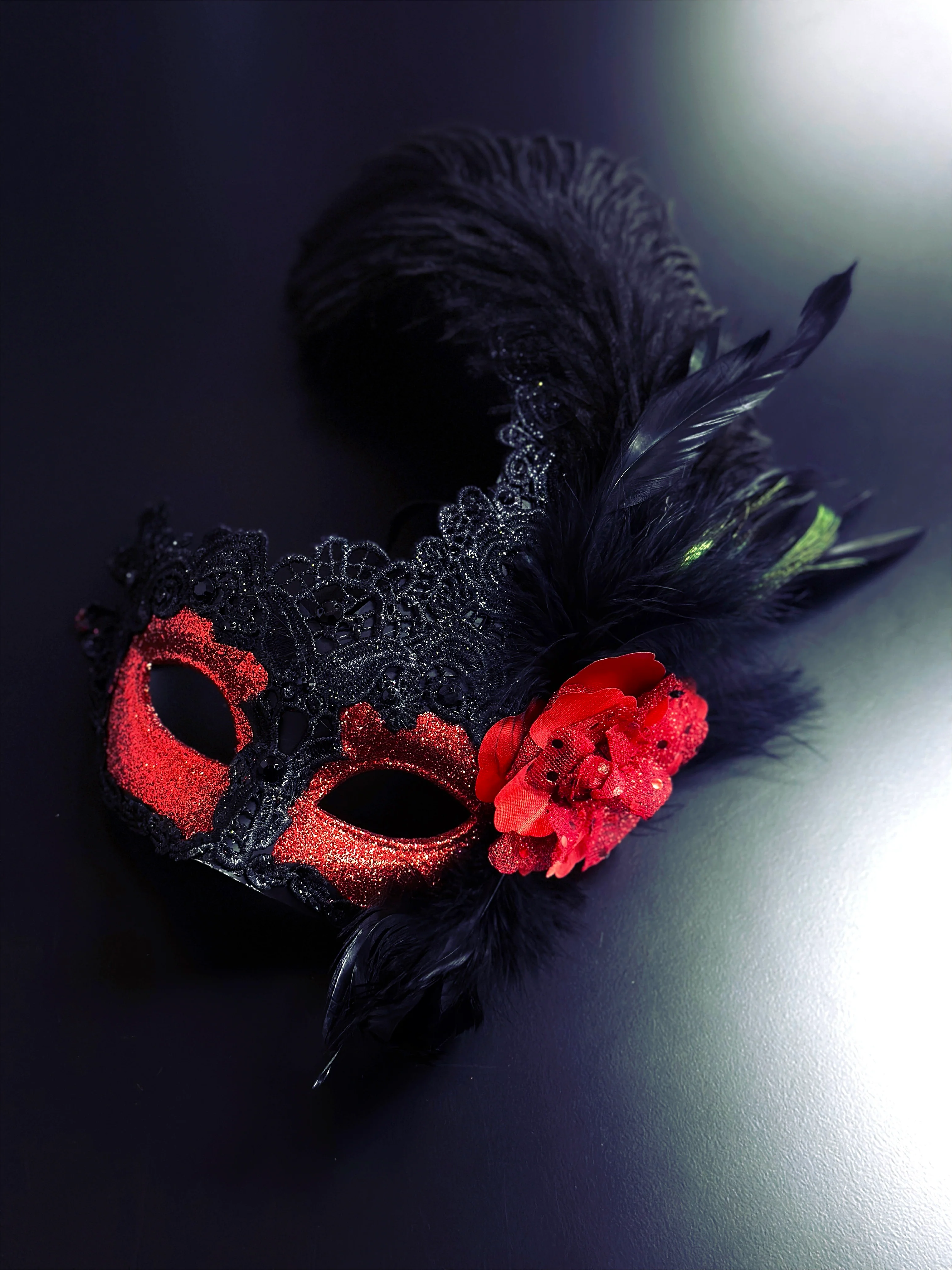 Scarlet Shadows Womens Mask - Red & Black